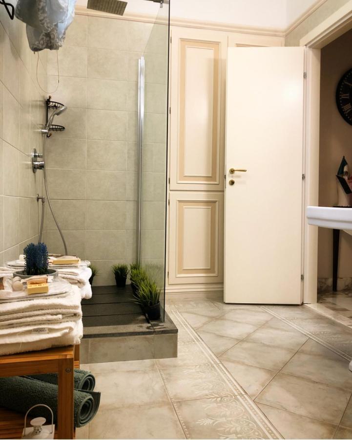 ナポリ Artis Domus Bed & Breakfast エクステリア 写真