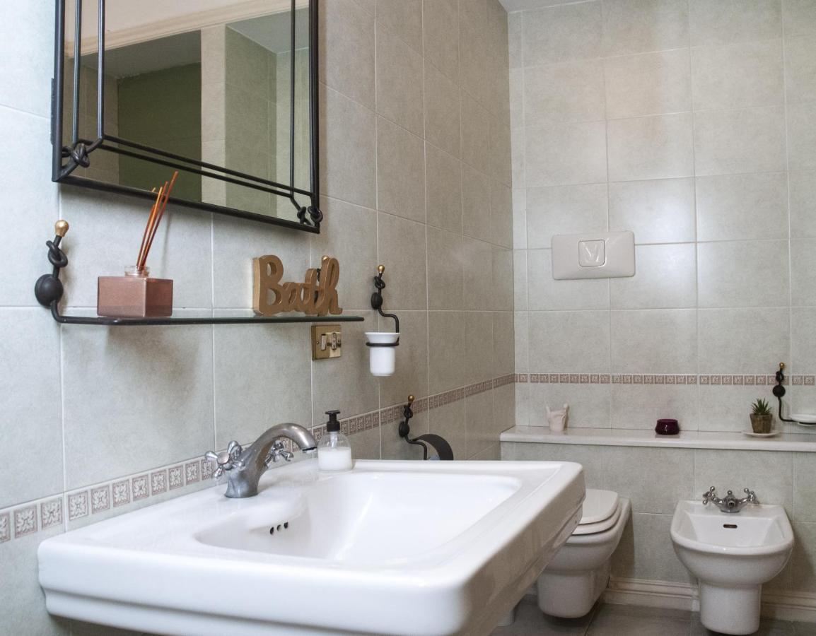 ナポリ Artis Domus Bed & Breakfast エクステリア 写真