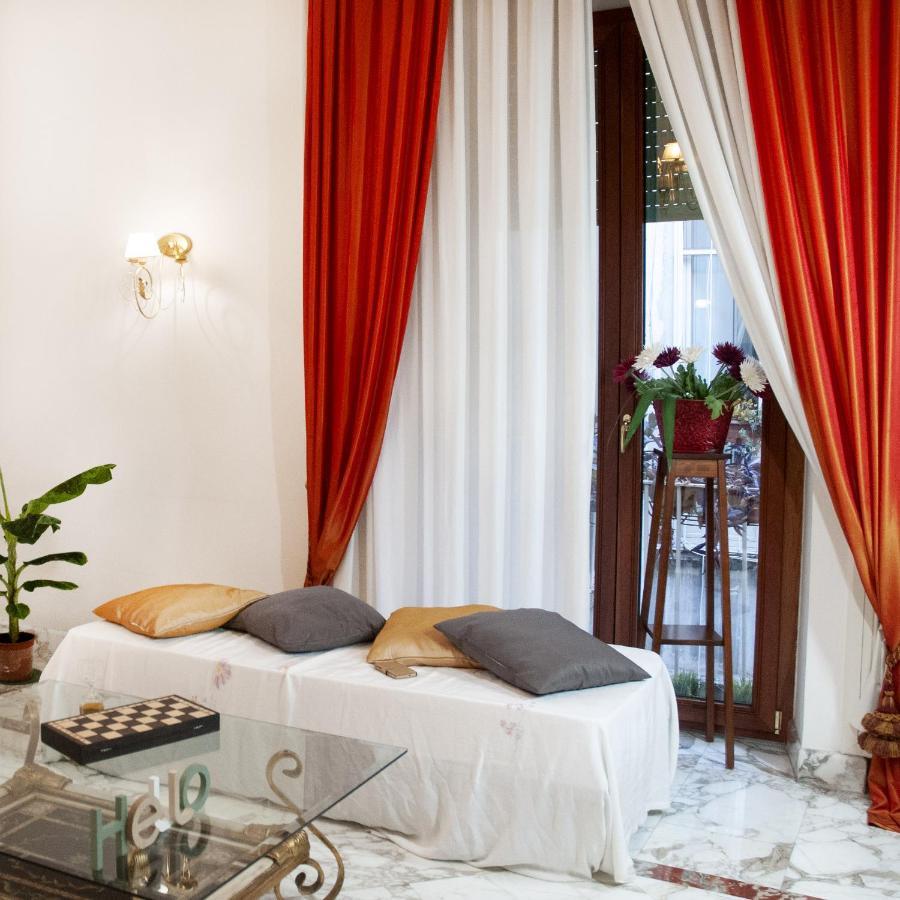 ナポリ Artis Domus Bed & Breakfast エクステリア 写真