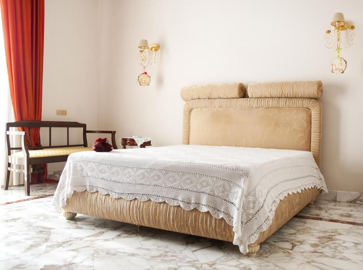 ナポリ Artis Domus Bed & Breakfast エクステリア 写真