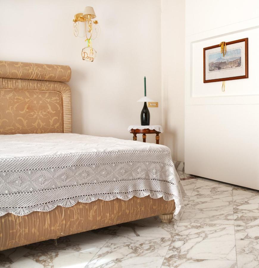 ナポリ Artis Domus Bed & Breakfast エクステリア 写真